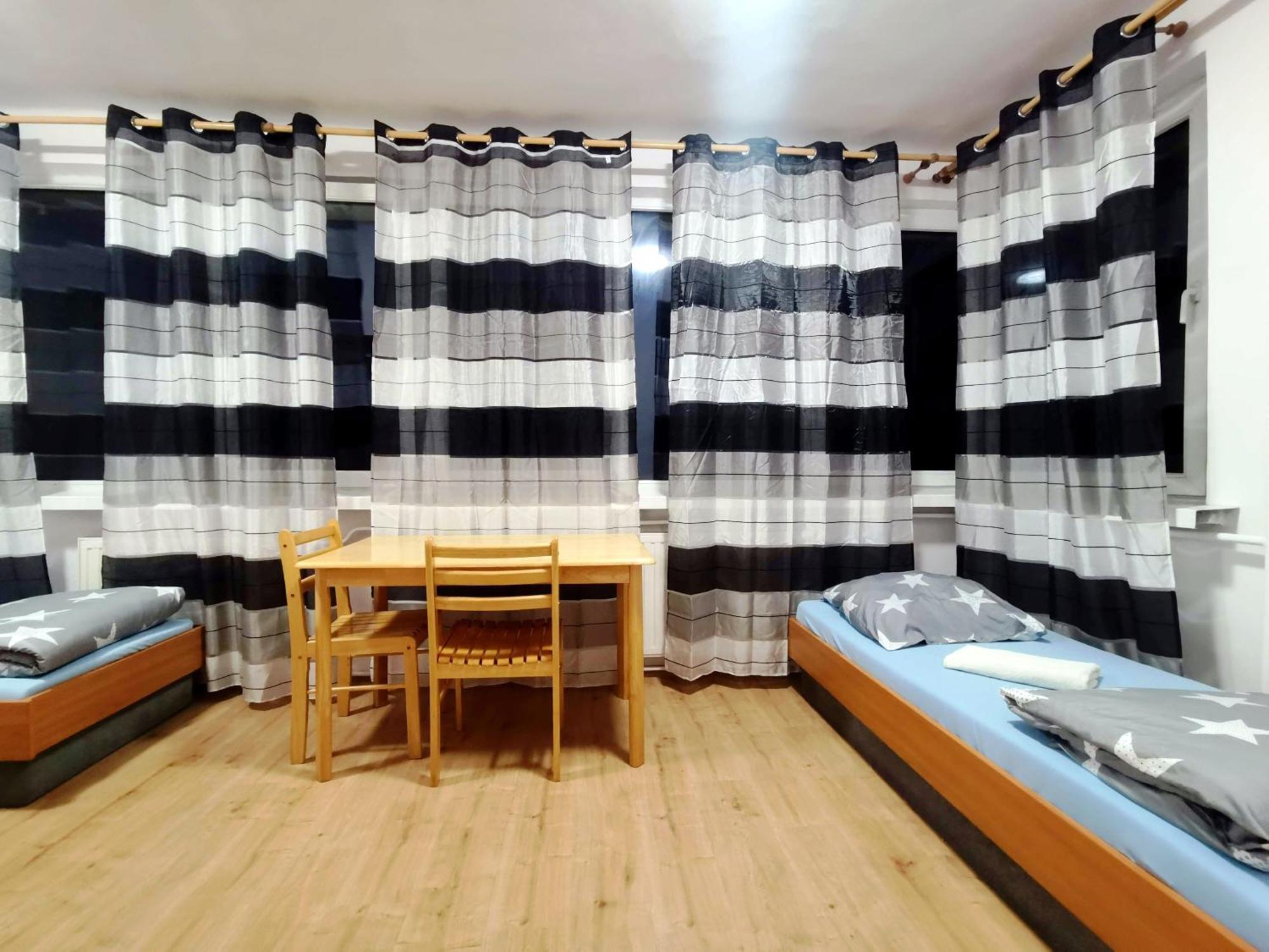 Pokoje 24h Ul. Bagrowa Bed & Breakfast *