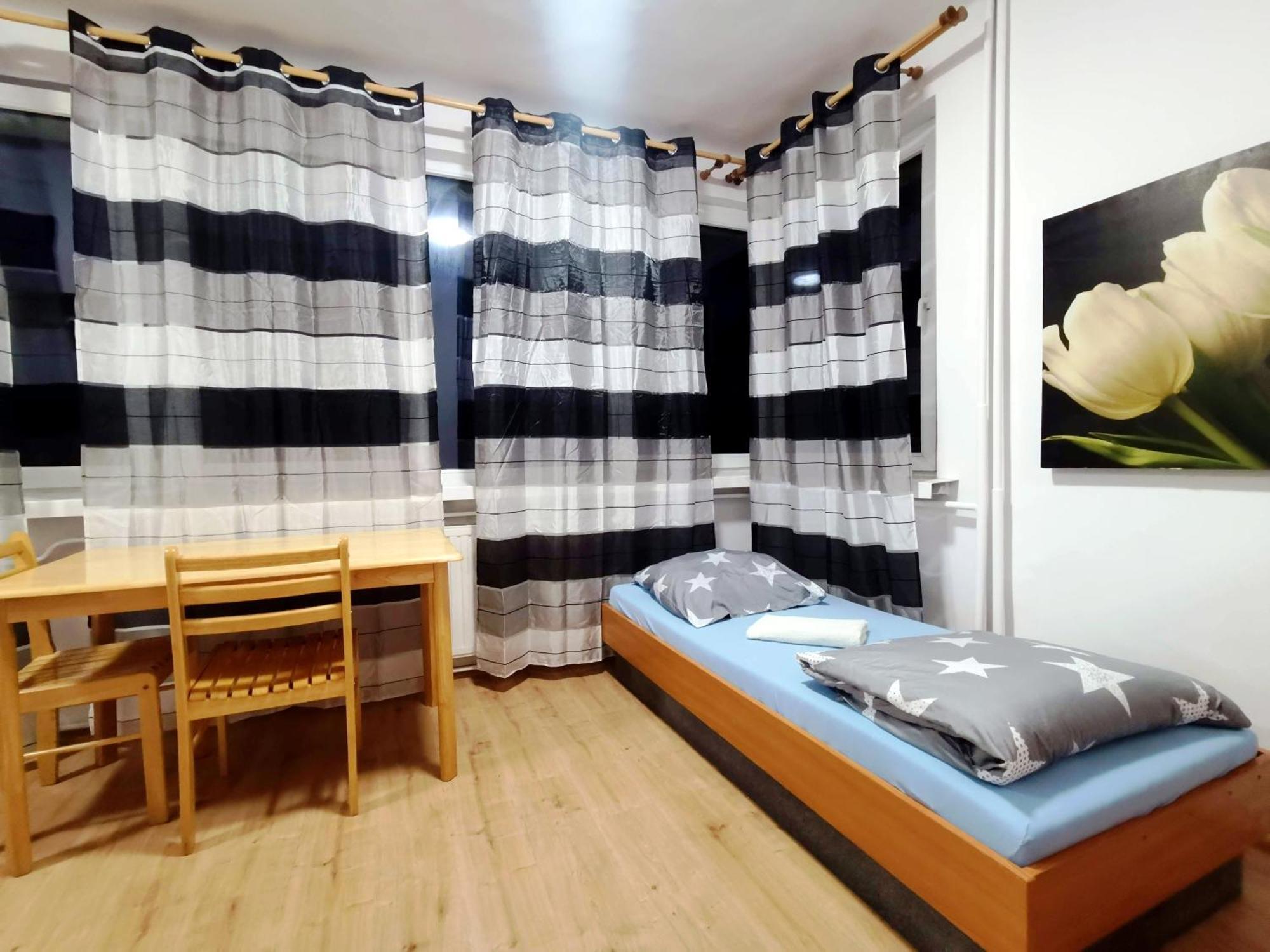 Pokoje 24h Ul. Bagrowa Bed & Breakfast *